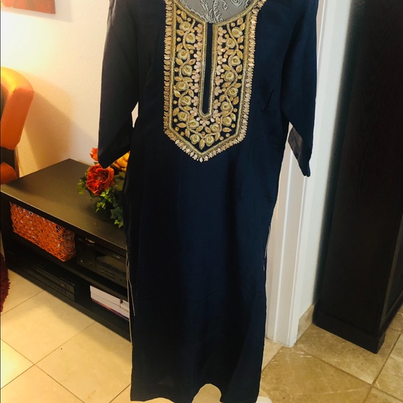 Traditional Indian Salwar Pant Suit - Picture 1 of 7